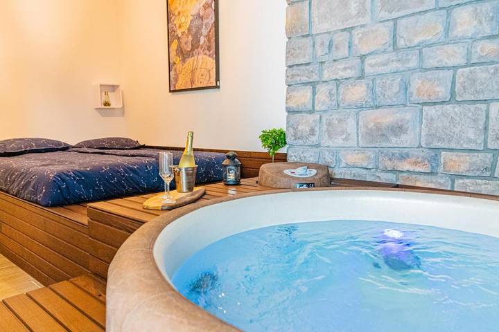 Appartement de vacances pour 4 personnes, avec jacuzzi et piscine - 1