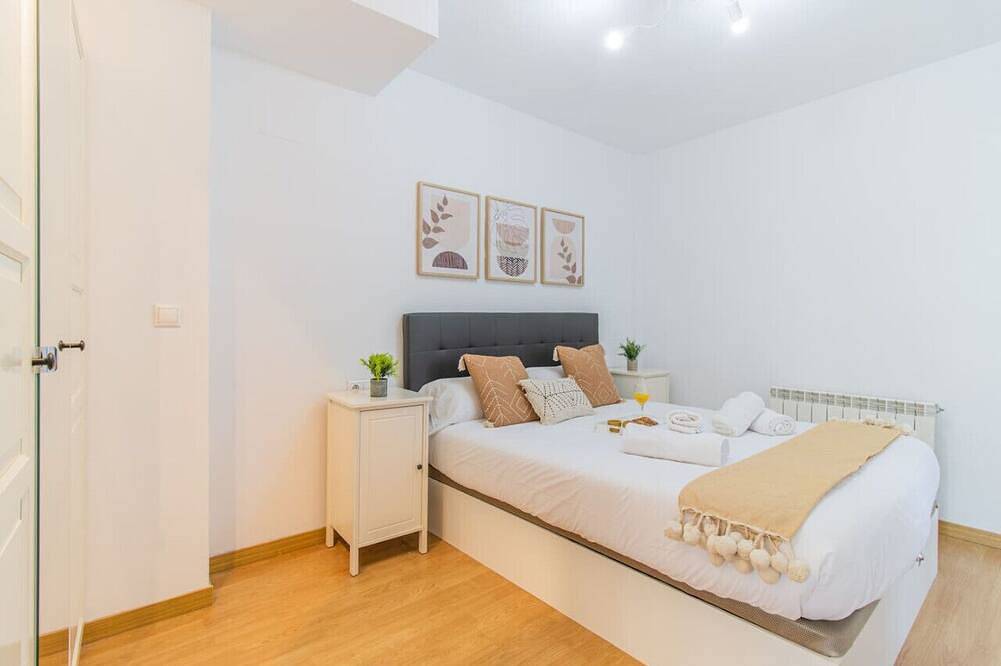 Entire apartment, Penthouse Pyrinees Terrace Parking & Storage in Sabiñánigo, Spanish Pyrenees