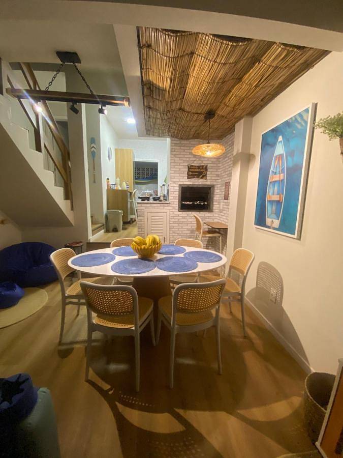 Casas e apartamentos de temporada para 6 pessoas, com jardim e piscina infantil e ainda vista na Praia Daniela