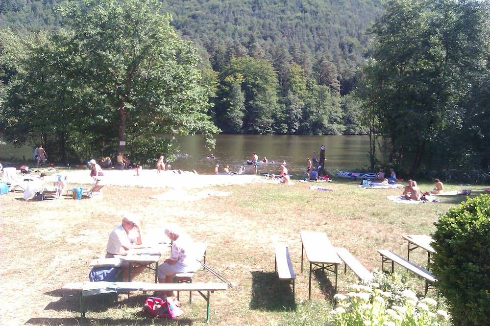 Nurdachhaus im Pfälzer Wald für bis zu 6 Personen mit Terrasse, Garten und Wlan in Gossersweiler-Stein, Trifelsland