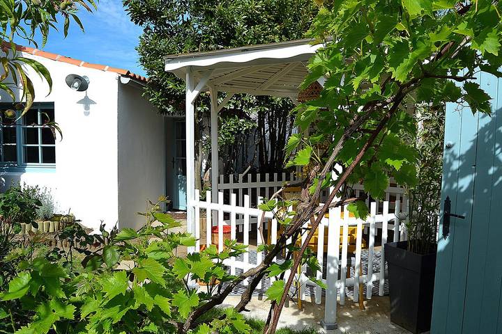 Gîte pour 2 personnes, avec terrasse et jardin aux Les Sables-d'Olonne - 2