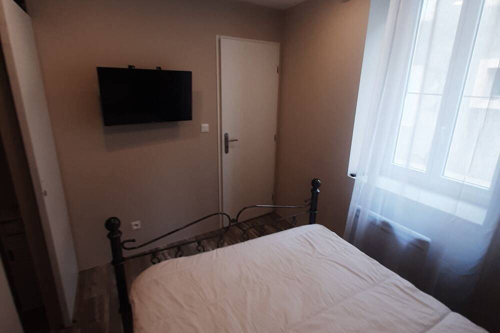 Entire apartment, Apartment '106 - Cosy T2' with Wi-Fi and Air Conditioning in Bourg-Saint-Andéol, Privas