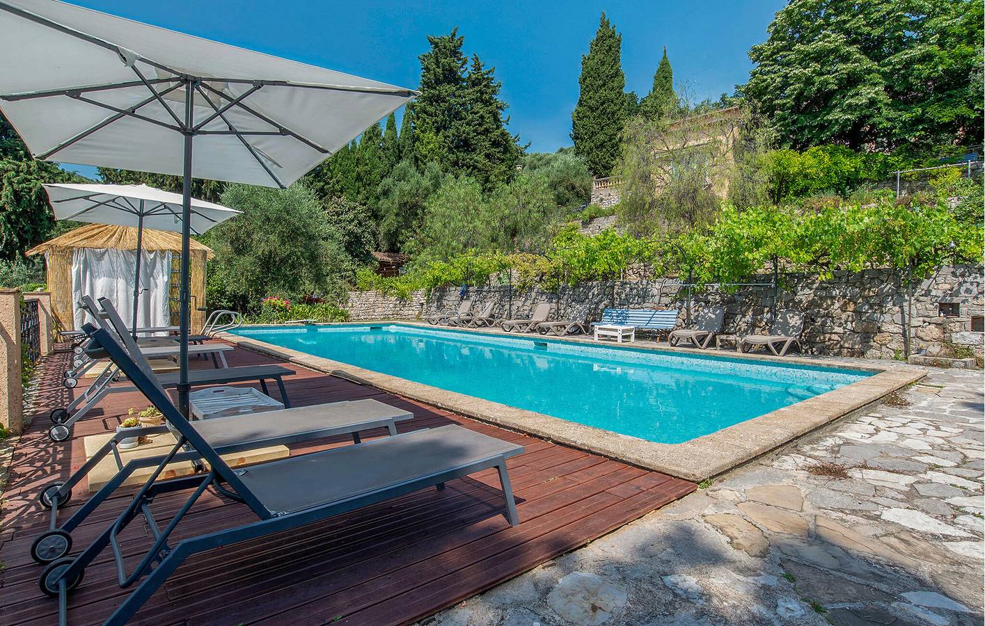 Wunderschöne Wohnung mit Meerblick, Pool und Parkplatz, 2 km von Grasse und Cabris entfernt in Grasse, Cannes und Umgebung
