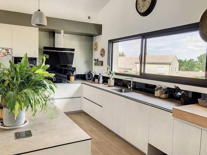 Location de vacances pour 10 personnes, avec balcon et piscine à Sainte-Foy-d'Aigrefeuille - 4