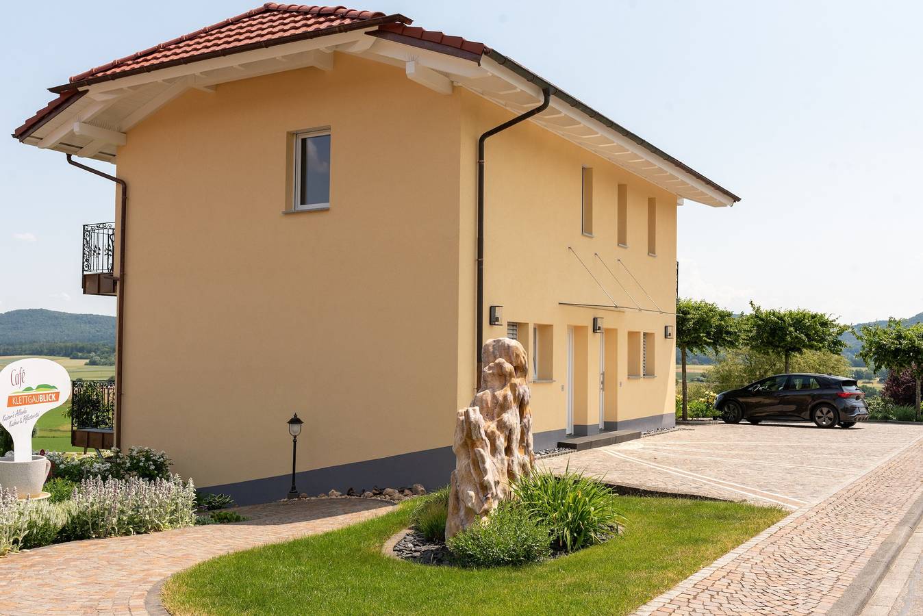 Appartement entier, Appartement '5' avec jardin partagé, balcon et Wi-Fi in Klettgau, Forêt-Noire du Sud