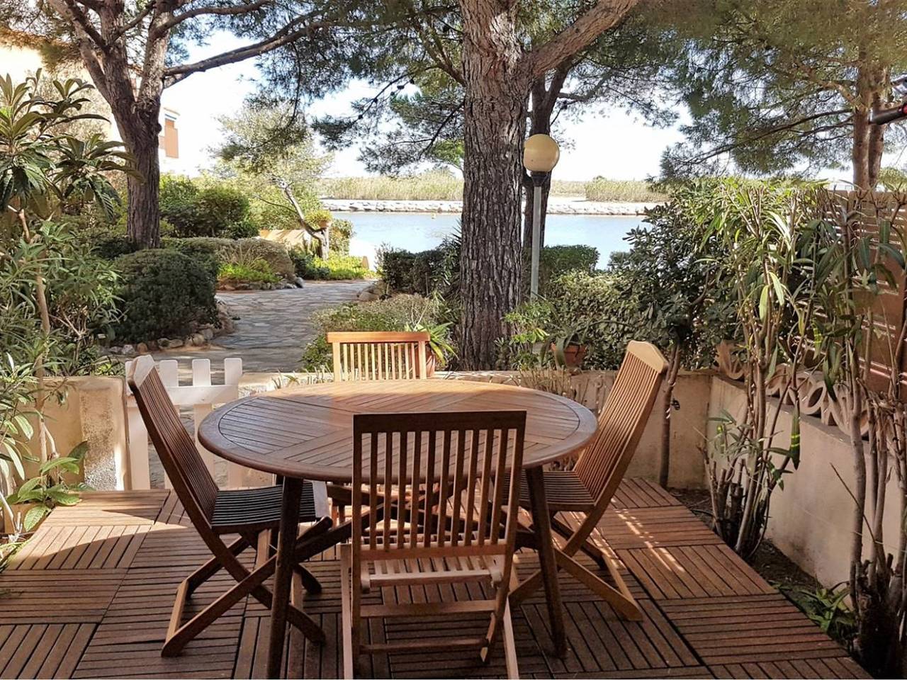Apartamento entero, Pabellón para 6 personas con vistas a la marina, terraza y equipamientos en Saint-Cyprien in Saint-Cyprien, Côte d'Améthyste