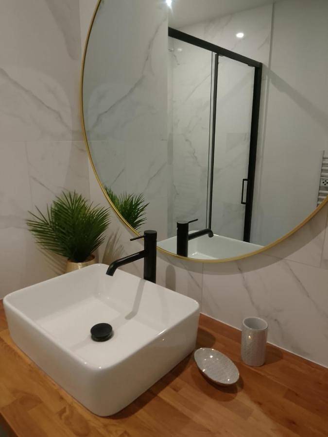 Gîte pour 6 personnes, avec balcon, animaux acceptés dans Office De Tourisme Besse - 4