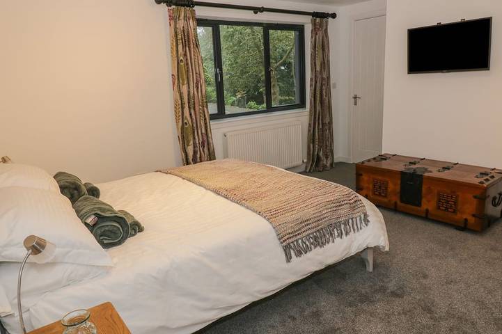 Dunaivon Cottage, family friendly, with a garden in Rhu in Argyll & Bute