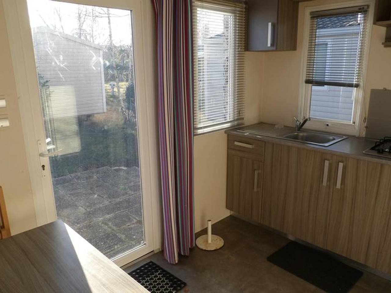 Mobil home avec Terrasse - Confort pour 2 personnes in Saint-Sornin, Région de Rochefort