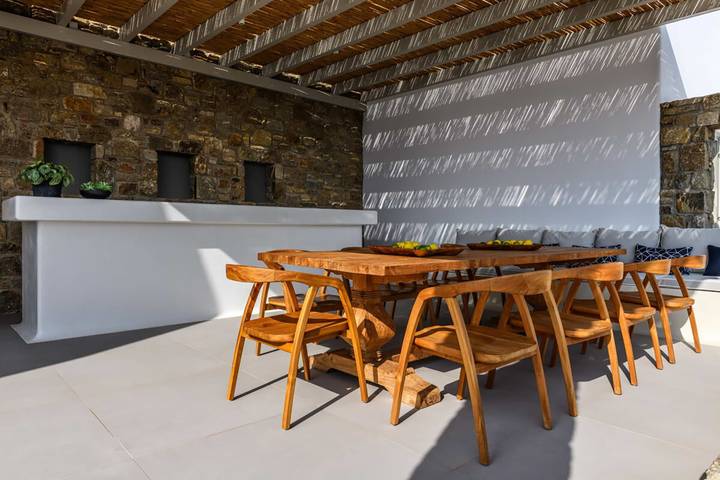 Location de vacances pour 6 personnes, avec terrasse et jardin dans Kalafatis - 4