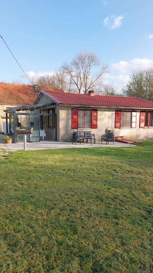 Location de vacances pour 6 personnes, avec jardin et terrasse dans Lac de la Liez - 2