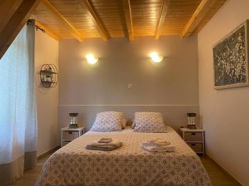 Chambre d’hôte pour 4 personnes, avec piscine et jardin à Chanos-Curson