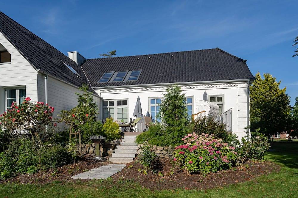 Ganze Wohnung, \"Kaminzimmer\", Ferienwohnung im Herrenhaus, Wlan frei,  72qm, 2-(4) Pers. in Vitzdorf, Fehmarn