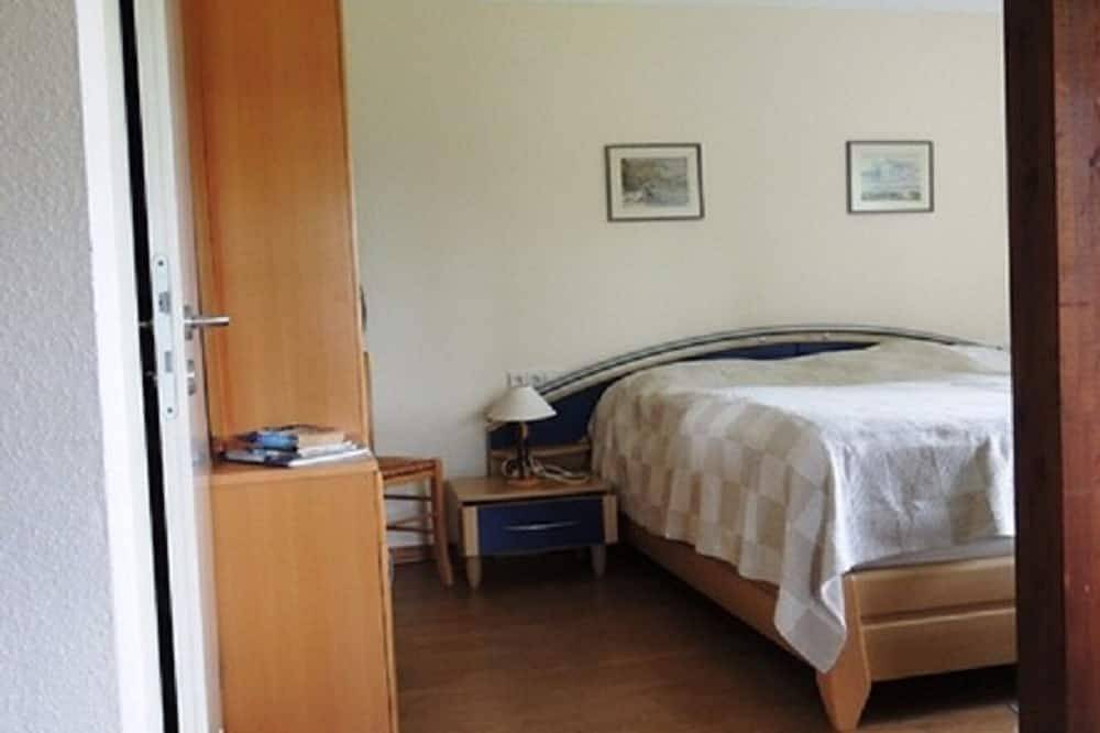 Idyllically situated apartment with a view not far from the seaside resorts in Gothensee, Benz