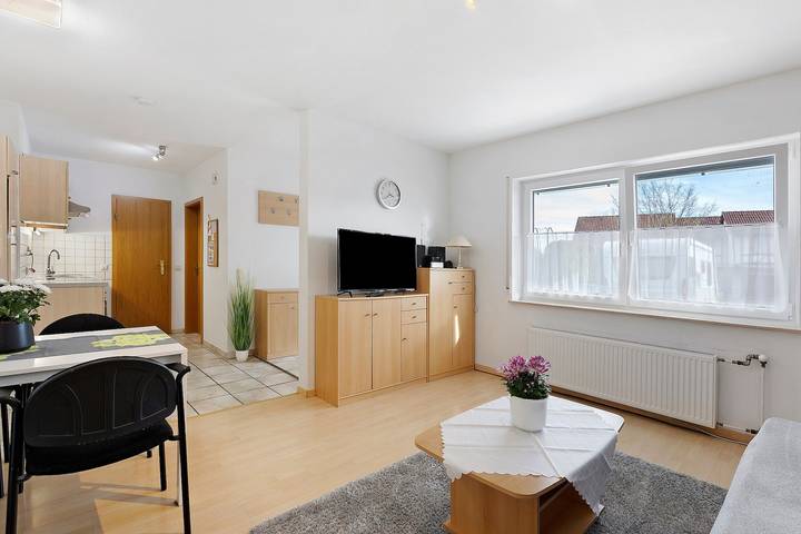 Geheel appartement, Appartement 'Geiger' met Privéterras en Wi-Fi in Volkertshausen, Hegau
