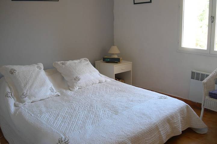 Location de vacances pour 12 personnes, avec jardin et terrasse à Garéoult - 2