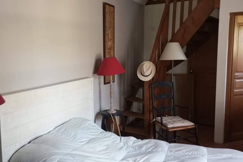 Maison périgourdine près de Lascaux et sites historiques. Grand jardin+piscine. in Saint-Rabier, Périgord Noir