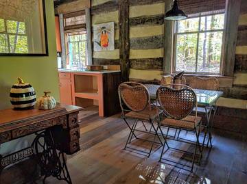 Log Cabin for 4 People in Northern Virginia, Virginia, Photo 4