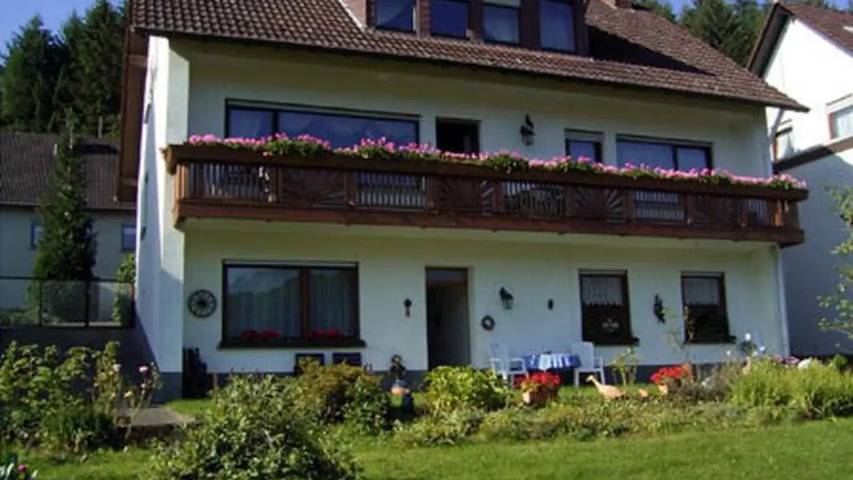 Ferienwohnung für 5 Personen, mit Garten in Birresborn
