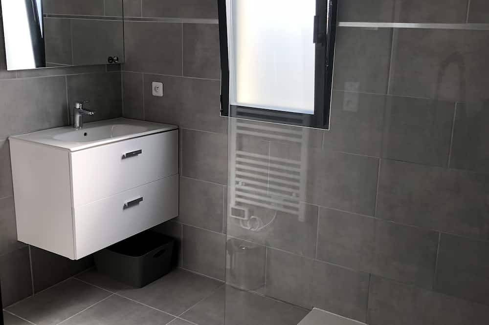 Appartement entier, T2 41 m² avec terrasse panoramique et parking privé in Corte, Parc naturel régional de Corse