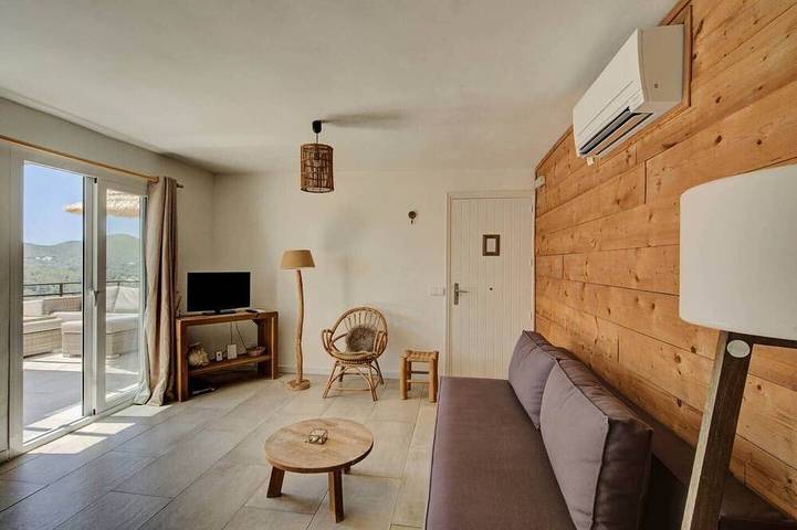 Ganze Wohnung, Apartment no. 6, 1 bedroom, 1 bathroom in Cala Llonga, Santa Eulària des Riu