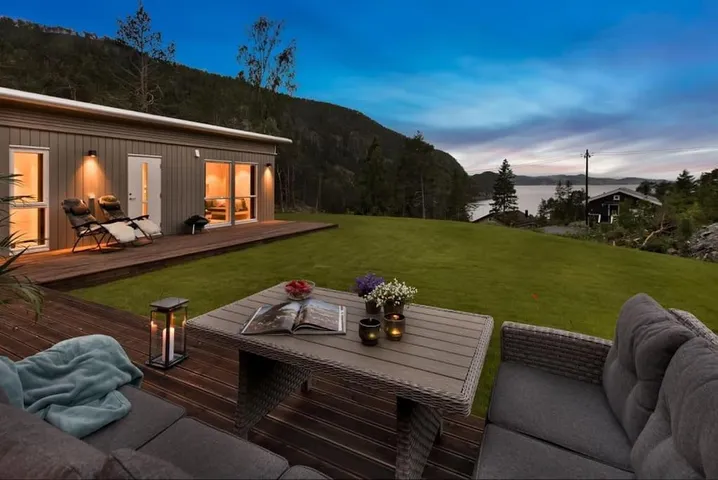 Ferienhaus für 9 Personen, mit Whirlpool und Garten sowie Sauna - 1