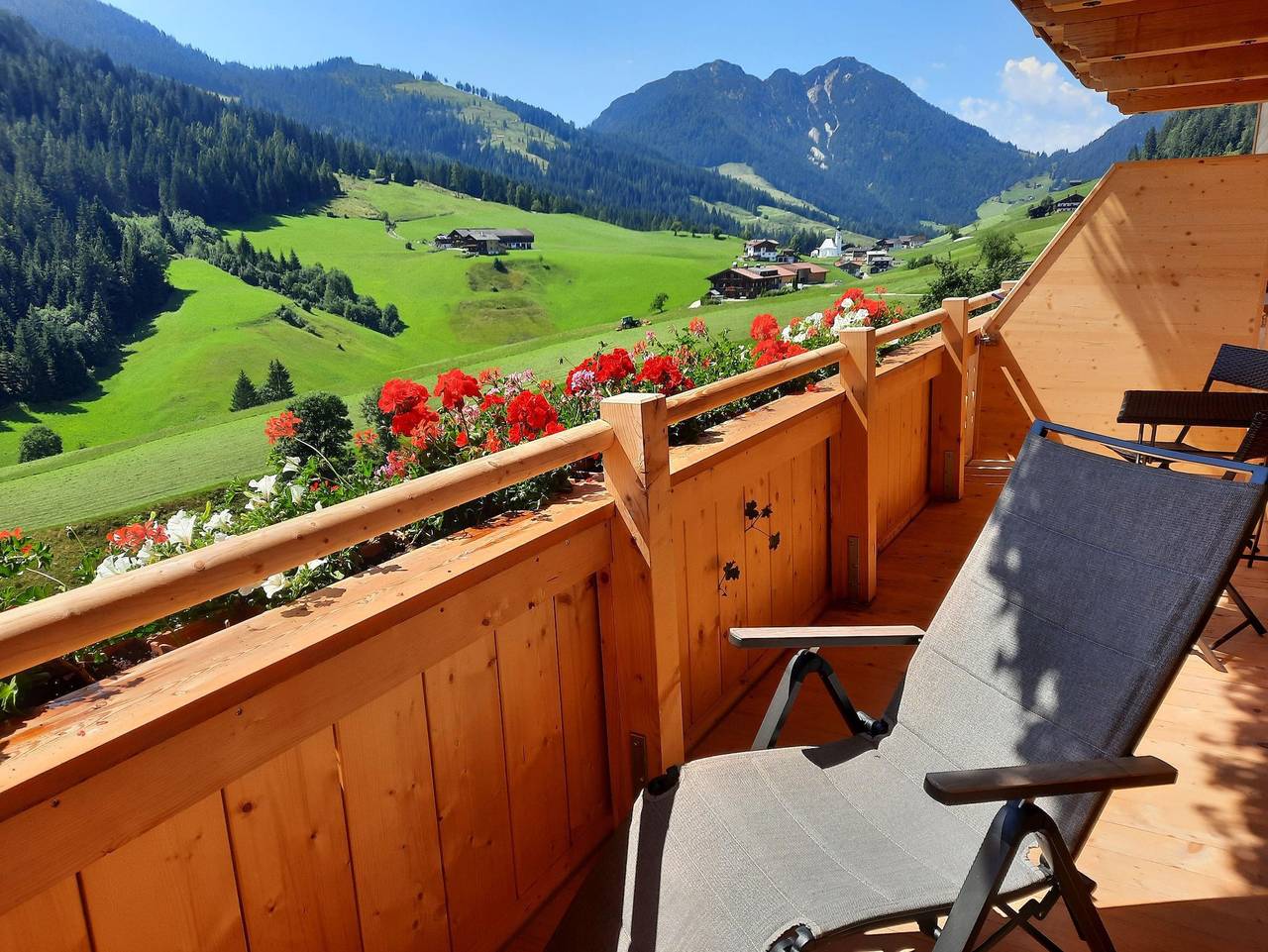 Ganze Ferienwohnung, Sonnenappartements Madlstatthof - Bergromantik -Dachgeschoß Wohnung Kurzurlaub in Thierbach, Wildschönau