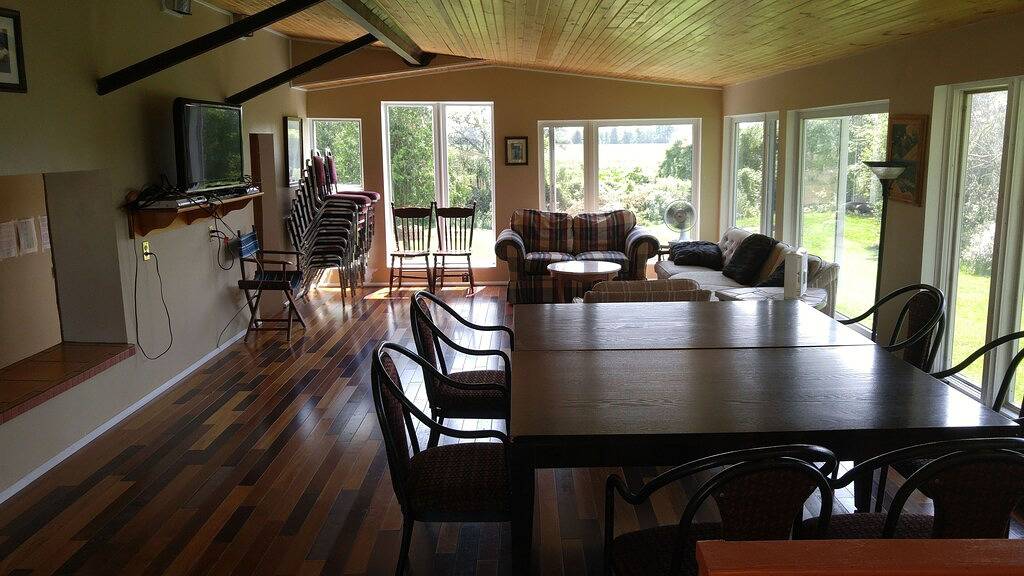 8 Schlafzimmer Shamrock Beach Cottage in der Nähe der sandigen Westküste von Ontario! in Huronsee (Kanada)