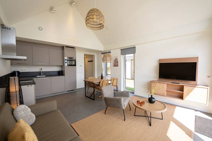 Villa für 4 Personen, mit Balkon/Terrasse und Terrasse sowie Garten und Pool in Breskens