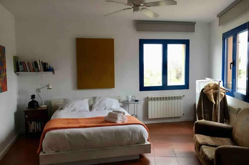 Espacio Shangrila.One in Uceda, Provincia de Guadalajara