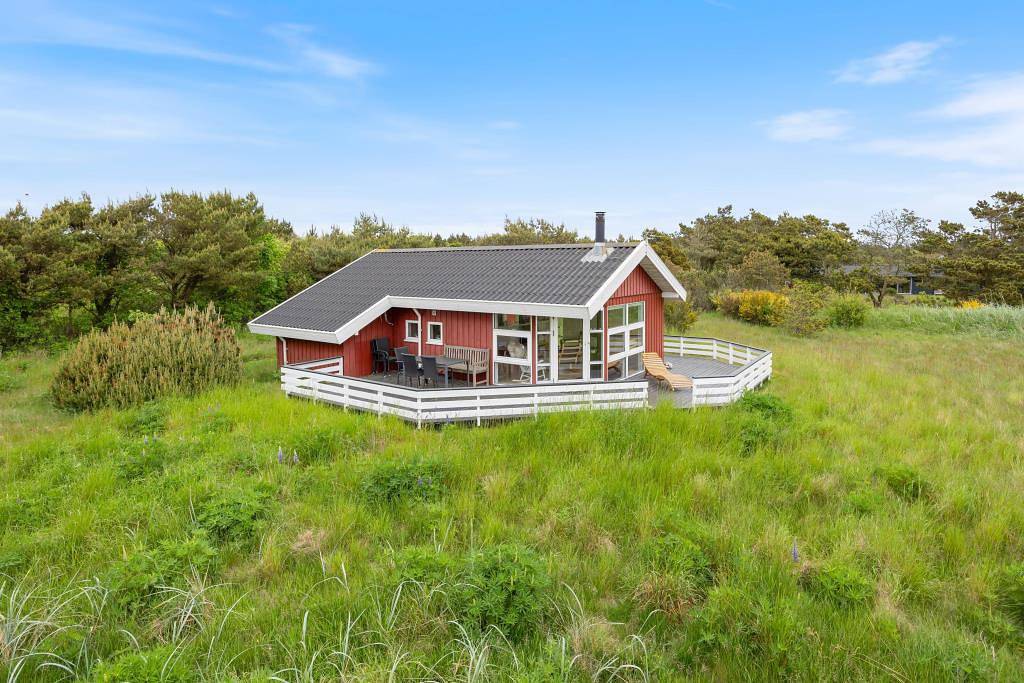 Charming small holiday home with wood-burning stove in Lodbjerg Hede, Ringkøbing