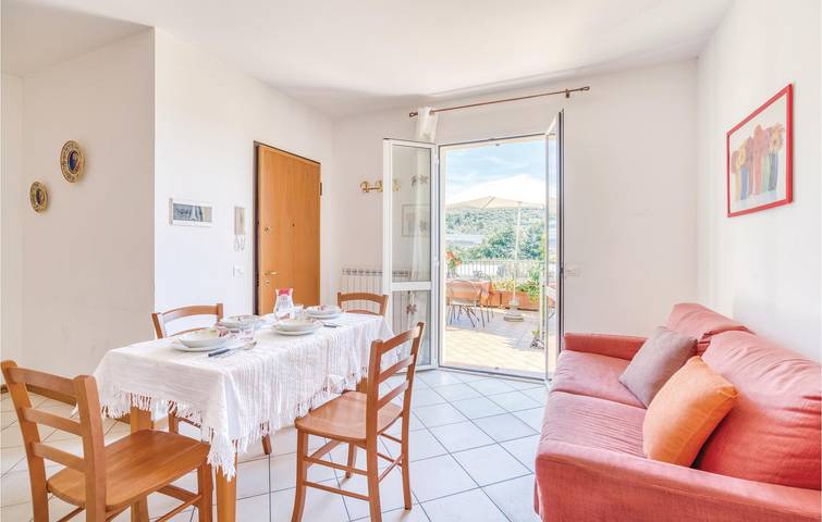 Appartamento intero, Appartamento sulla spiaggia con parcheggio, Internet e cucina. in San Bartolomeo al Mare (Città), San Bartolomeo al Mare