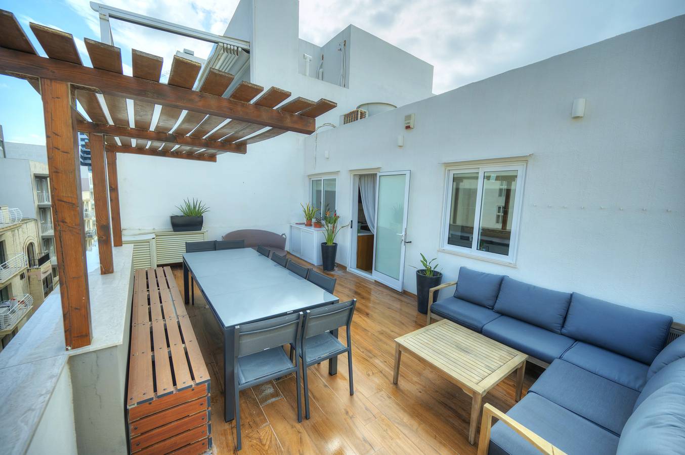 Entire apartment, Holiday apartment for 5 people with terrace in Tas-Sliema, Malta Island
