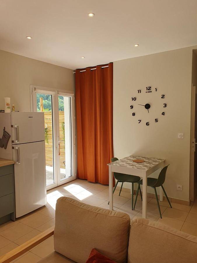 Gîte pour 2 personnes, avec terrasse et vue, animaux acceptés à Cransac - 3