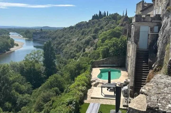 Château pour 21 personnes, avec jardin
