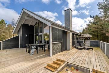 Ferienhaus für 6 Personen, mit Terrasse in Tirpitz Museum (Oksby)