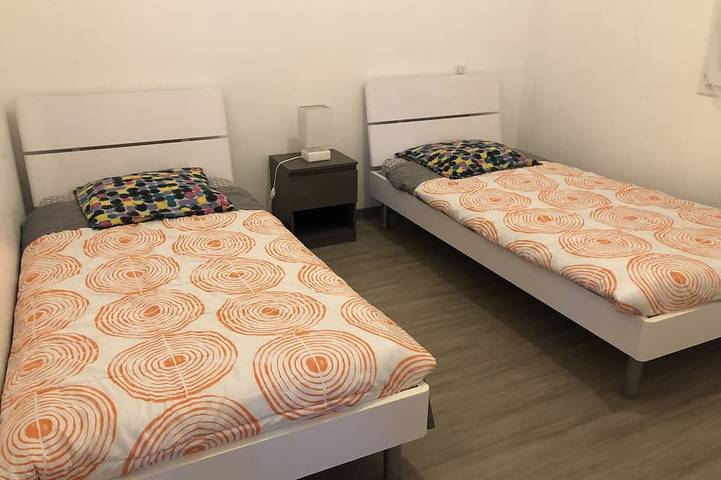 Gîte pour 5 personnes, avec piscine ainsi que jardin et terrasse, animaux acceptés à Gabillou - 3