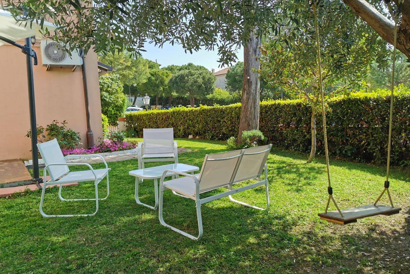 Appartement entier, N172 - Numana, wonderful three-room apartment with garden in Sirolo, Riviera del Conero