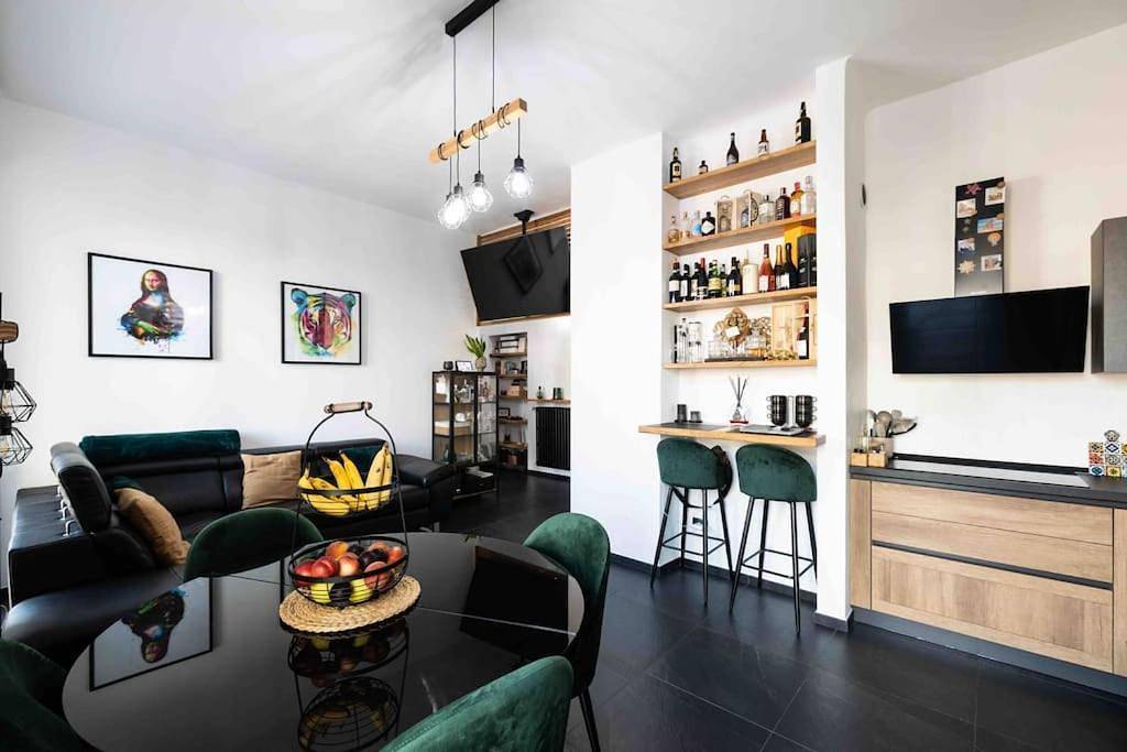 Geheel appartement, Apartment Design 5 Stelle in Novara, Provincie Novara