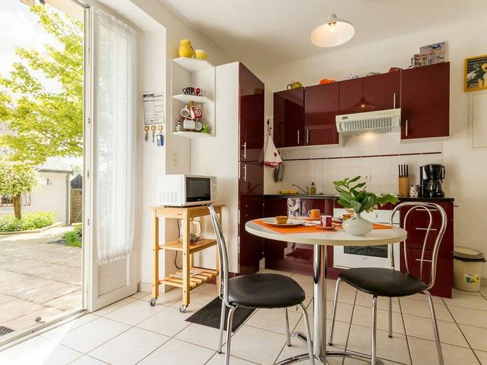 Gîte tranquille avec jardin fleuri, près du Canal de Nantes à Brest, vélos et WiFi inclus in Blain, Châteaubriant y alrededores