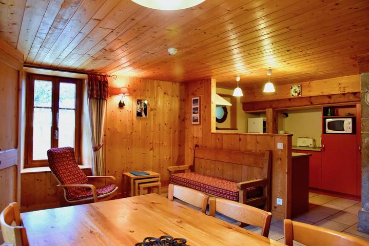 Gîte pour 6 personnes, avec terrasse, animaux acceptés à Les Fourgs - 4