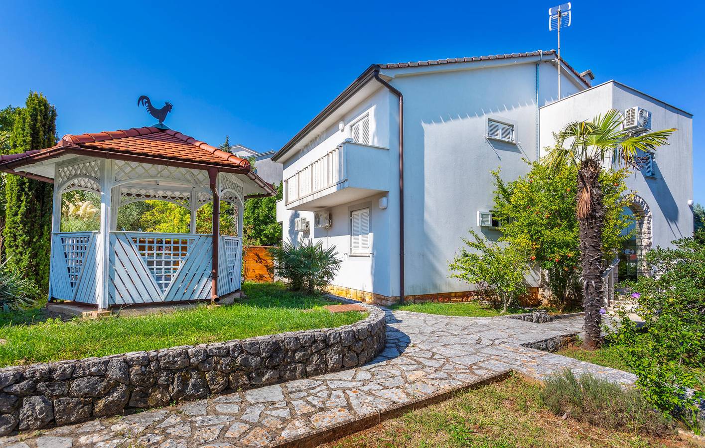 Ferienhaus für 12 Personen mit Terrasse in Malinska, Krk