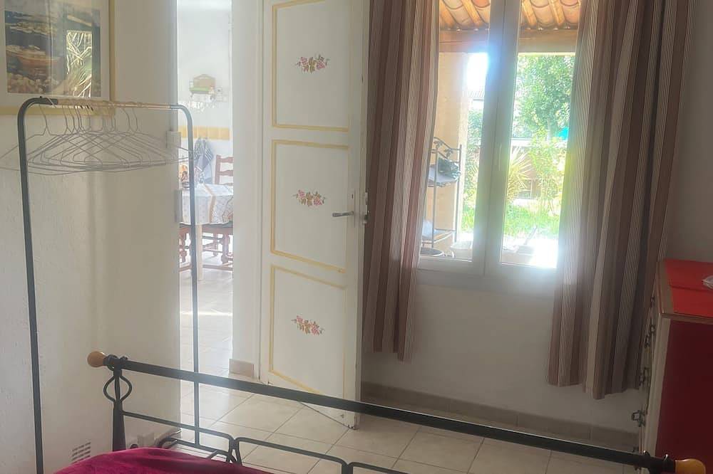 House/Gite/Cottage rated 1 star, with above-ground pool, garden. in Puget-sur-Argens, Draguignan Region