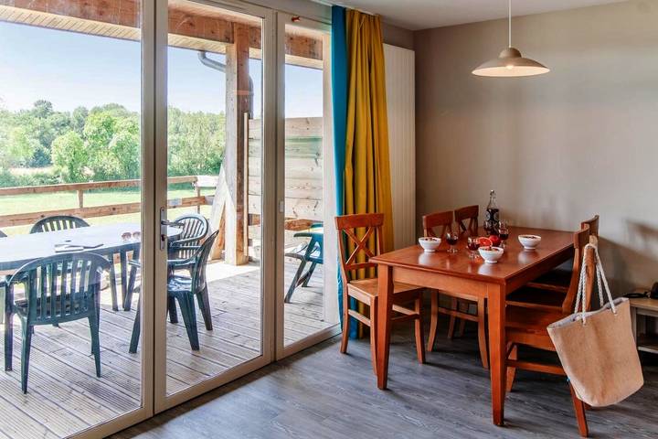 Location de vacances pour 5 personnes, avec piscine et balcon à Jonzac - 3