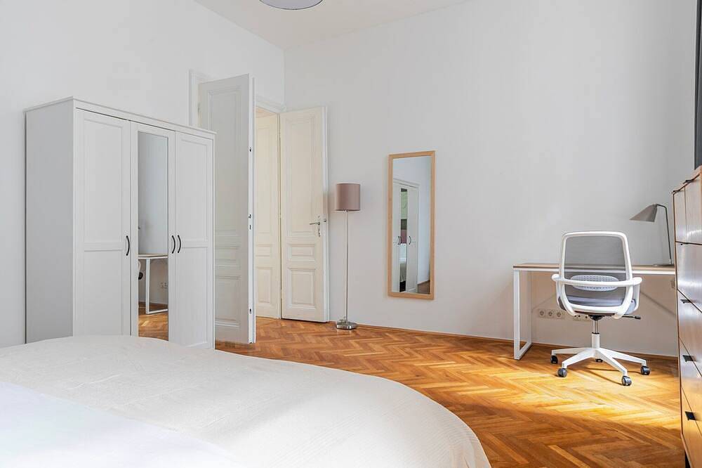Entire apartment, Blueground | Innere Stadt, balcony, nr St. Stephen's Cathedral in Vienna City Center, Vienna