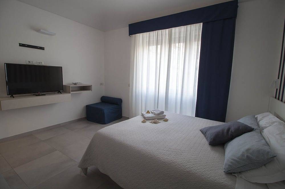 Chiàrò the beach house in Minori, Amalfi Coast