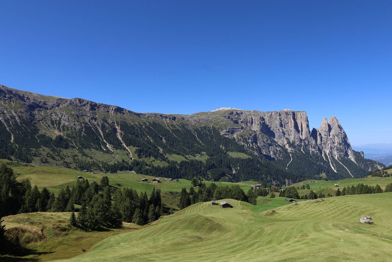 Appartement entier, Appartement 'Seceda' avec vue sur la montagne, terrasse privée et Wi-Fi in Passua, Castelrotto