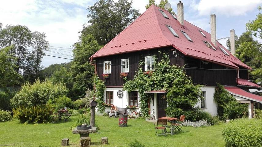 BnB für 4 Personen, mit Terrasse und Garten sowie Sauna und Ausblick in Elbsandsteingebirge