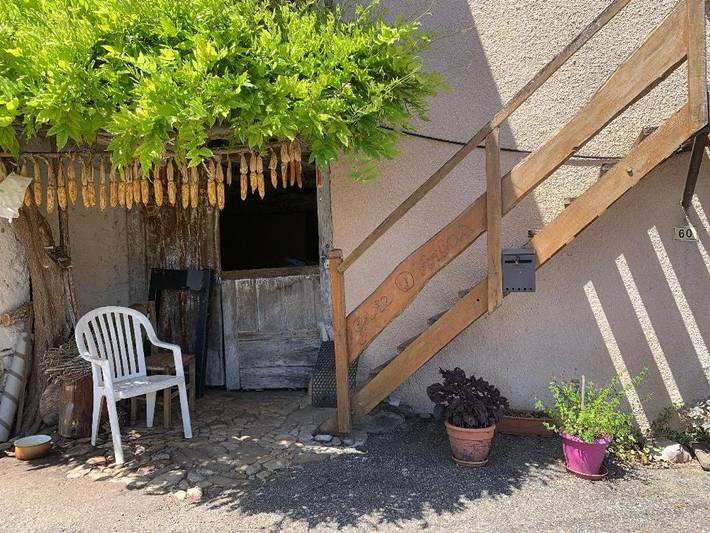 Location de vacances pour 4 personnes, avec jardin ainsi que vue et terrasse à Tourtouse - 2