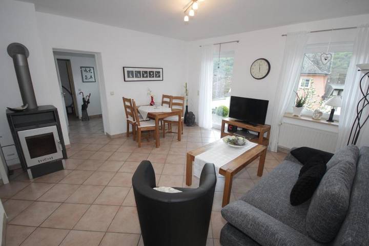Ferienwohnung für 2 Personen, mit Balkon und Terrasse sowie Garten und Ausblick in Sankt Aldegund - 3